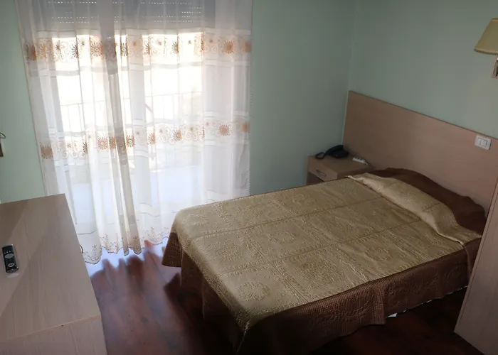 Di Porta Romana מלון 3*