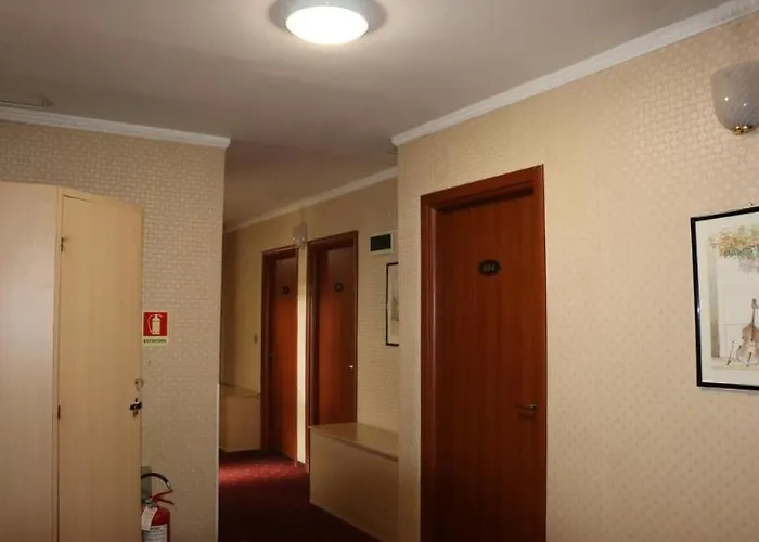 Di Porta Romana מלון 3*